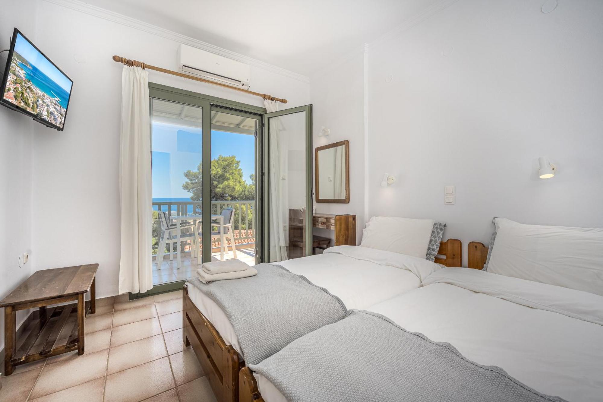 123 Soleil Studios * Agia Marina (Aegina)